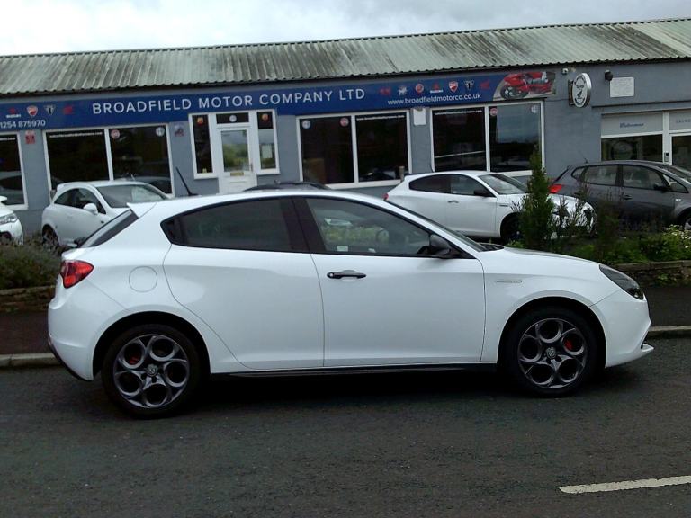 2019 19-reg Alfa Romeo Giulietta Sport 1.6 JTDm-2 120bhp in white