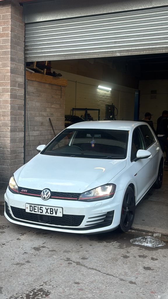 Volkswagen, GOLF, Hatchback, 2015, Semi-Auto, 1984 (cc), 5 doors