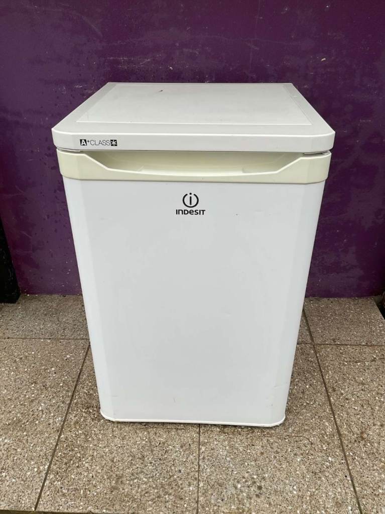 Undercounter fridge 