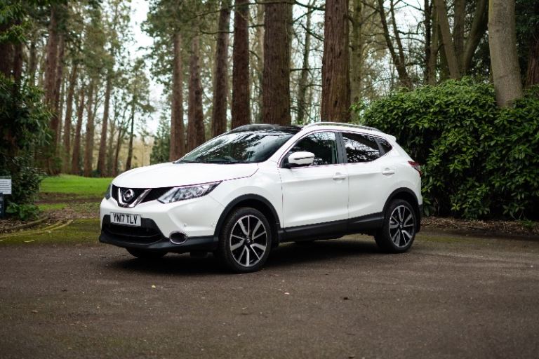 2017 Nissan Qashqai 1.2 Dig-T Tekna 5 doors Hatchback Petrol manual 