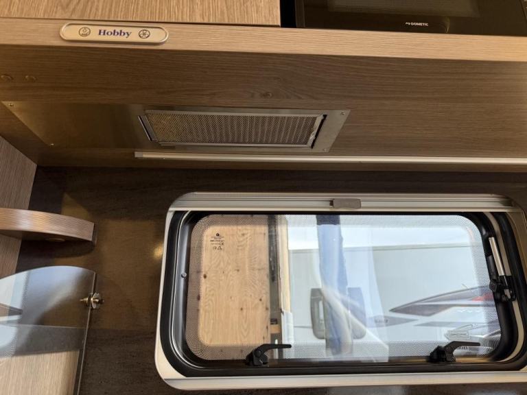 2022 HOBBY Prestige 720 kwfu 6 Berth fixed, bunkbeds, and double