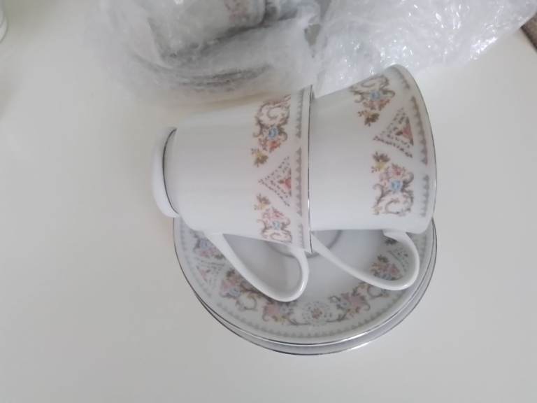 Cups (6) Fine China with Matching Saucers (6)