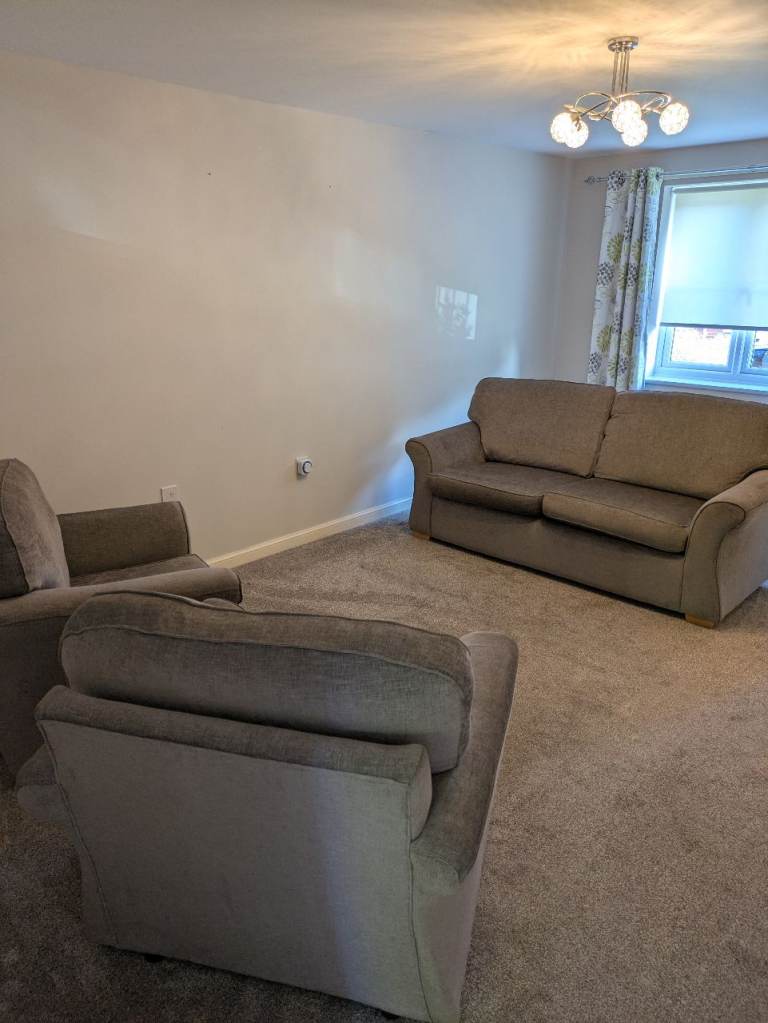 Sofa and 2 armchairs £75