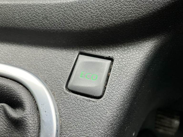 2020 Renault Trafic LL30 ENERGY dCi 120 Sport Nav 9 Seater Standard Roof Minibus DIESEL Manual