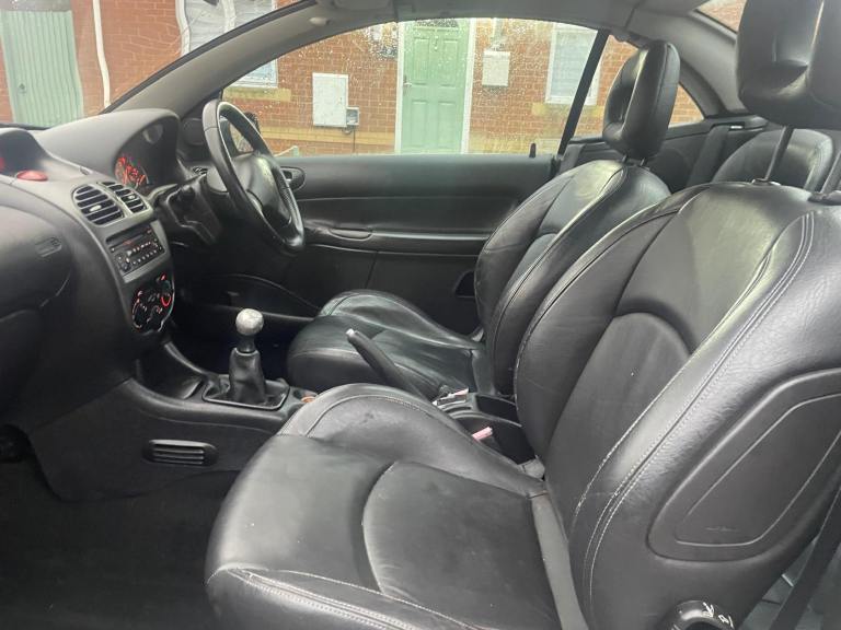 Peugeot, 206, Convertible, 2005, Manual, 1587 (cc), 2 doors