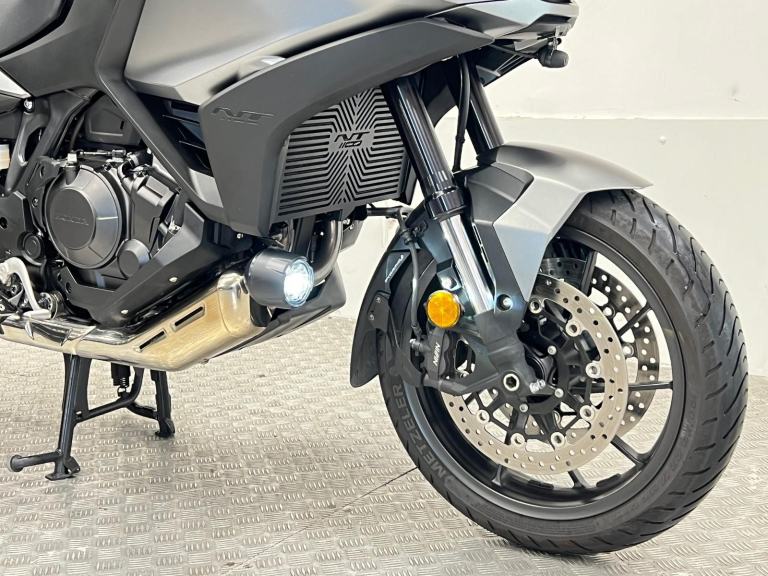 2022 72 Honda NT1100 Manual - 4700 miles