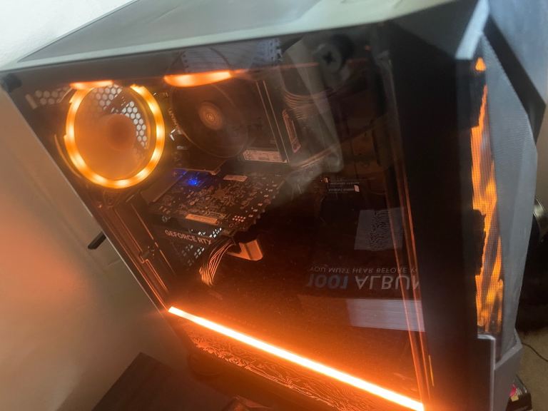 Gaming PC - good as new!