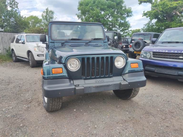 Jeep Wrangler Sahara Petrol