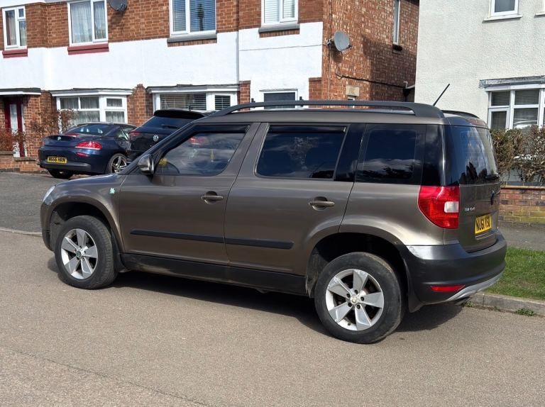 Skoda, YETI, Hatchback, 2011, Manual, 1968 (cc), 5 doors