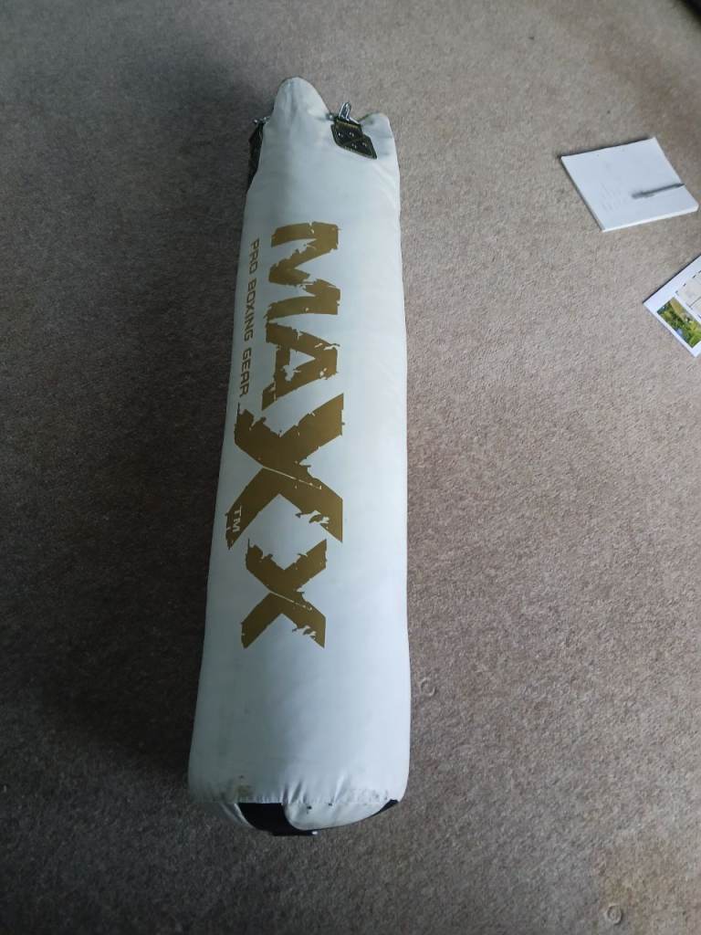 Maxx boxing 4 ft punch bag