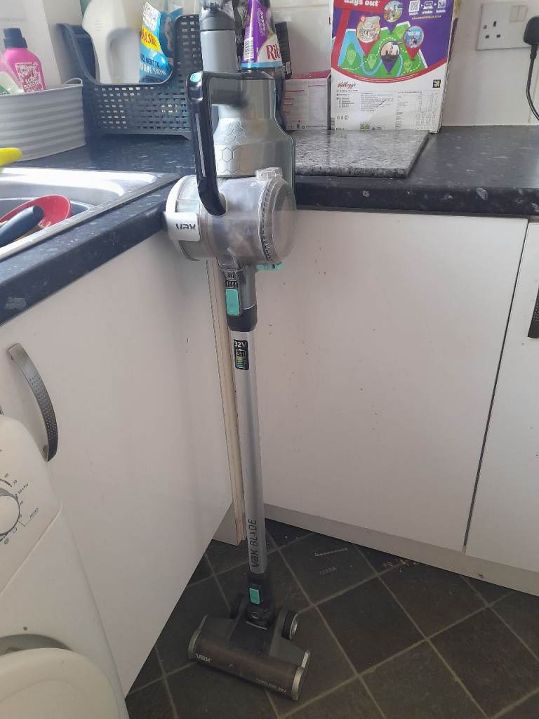 Blade 32V Pro Cordless Hoover