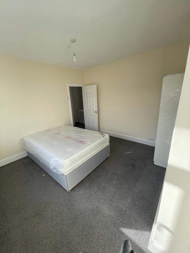 DOUBLE ROOM IN LU2!!