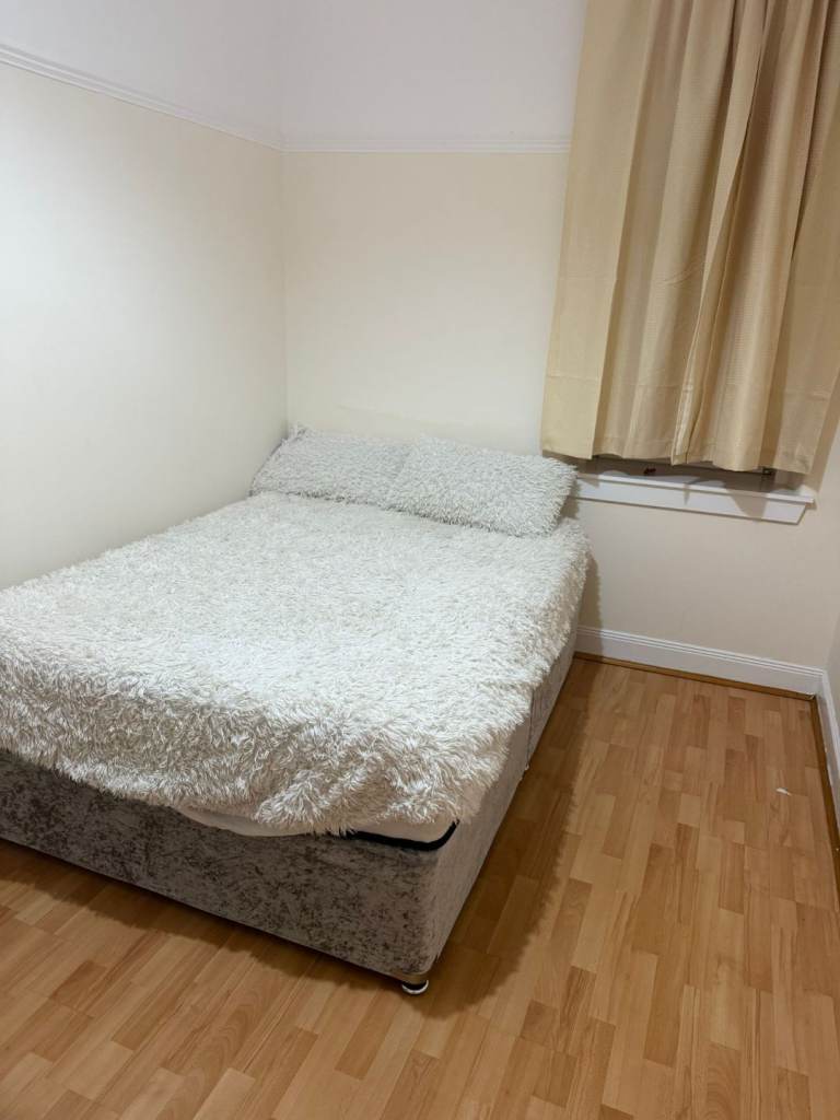 double room for rent