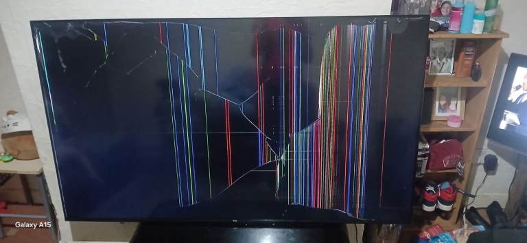  TCL 43P615K 70-inch Smart 4K UHD TV - Damaged Screen