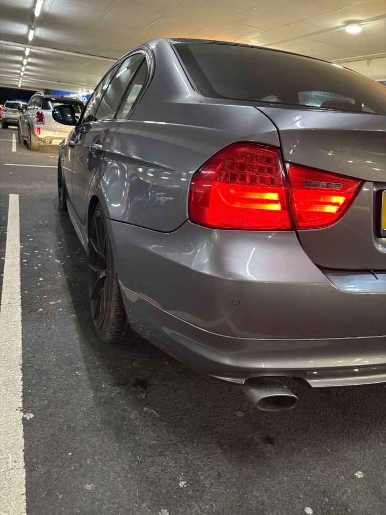 BMW, 3 SERIES, Saloon, 2010, Manual, 1995 (cc), 4 doors