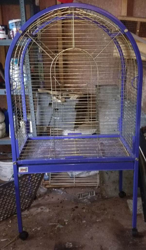 Large Parrot cage, on wheels 