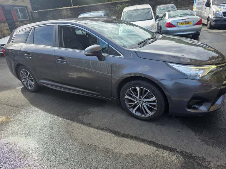 2017 Toyota Avensis 2.0D Business Edition Plus 5dr ESTATE Diesel Manual