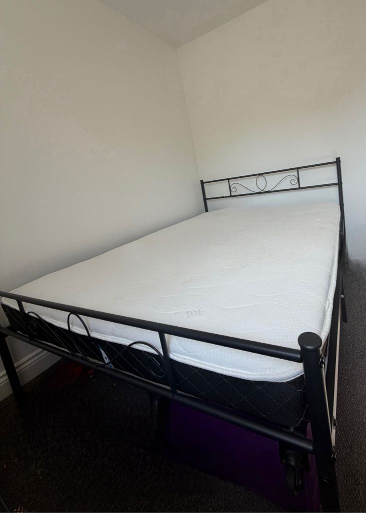 Metal Frame Single Bed with Mattress – Condition