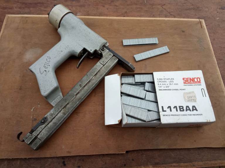 Senco L11BAA Staple Gun with Staples – good condition