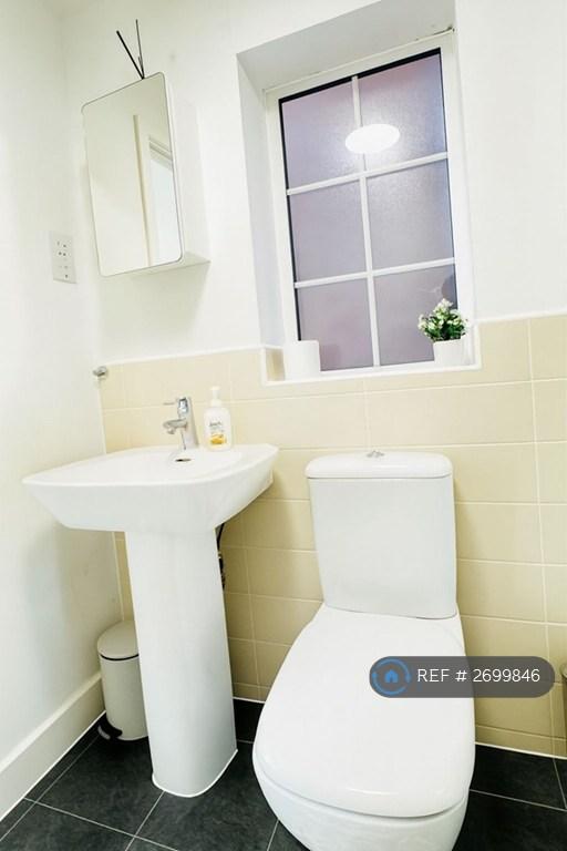 5 bedroom house in Port Stanley Close, Taunton, TA2 (5 bed) (#2699846)