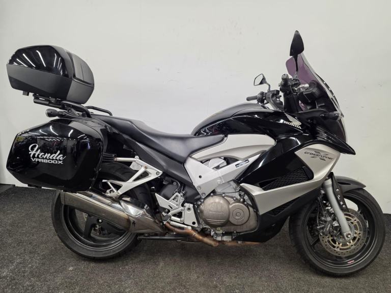 HONDA VFR 800X CROSSRUNNER ** FULL LUGGAGE - CENTRE STAND - COMBINED ABS **