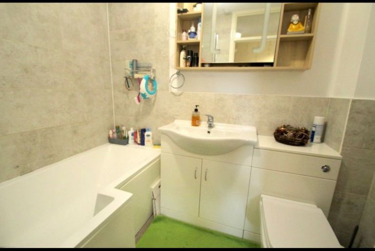 2 Bedroom Ground floor flat "Fully Furnished" 01 APRIL 26