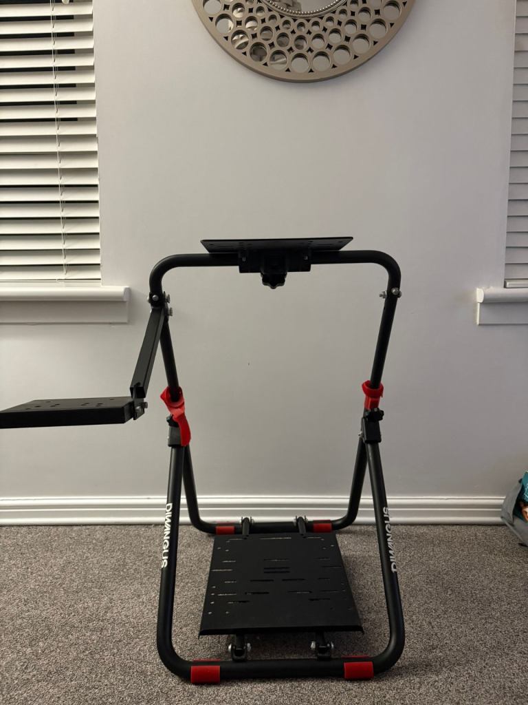 Diwangus steering wheel stand