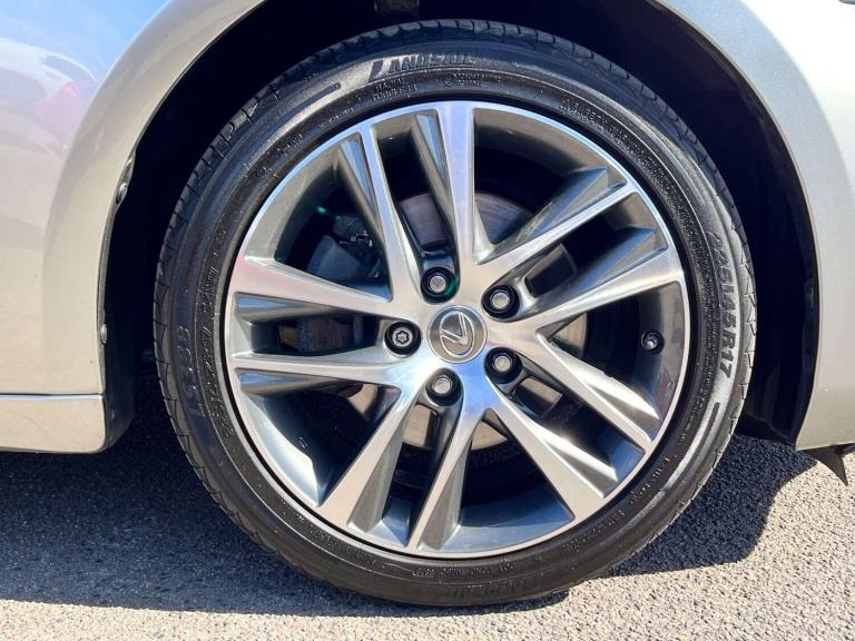 2018 Lexus IS 300h Advance 4dr CVT Auto SALOON PETROL/ELECTRIC Automatic