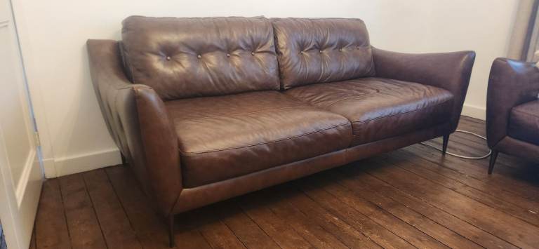 Good Brown Leather 2-Seater Sofa