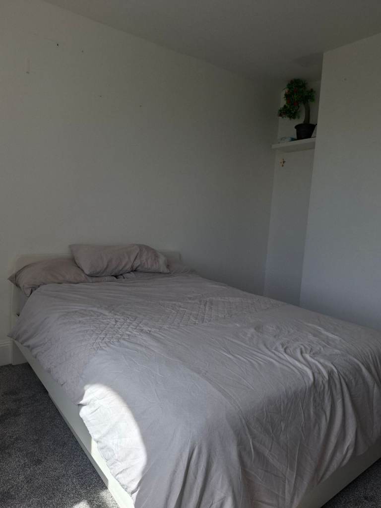 Double Room To Let