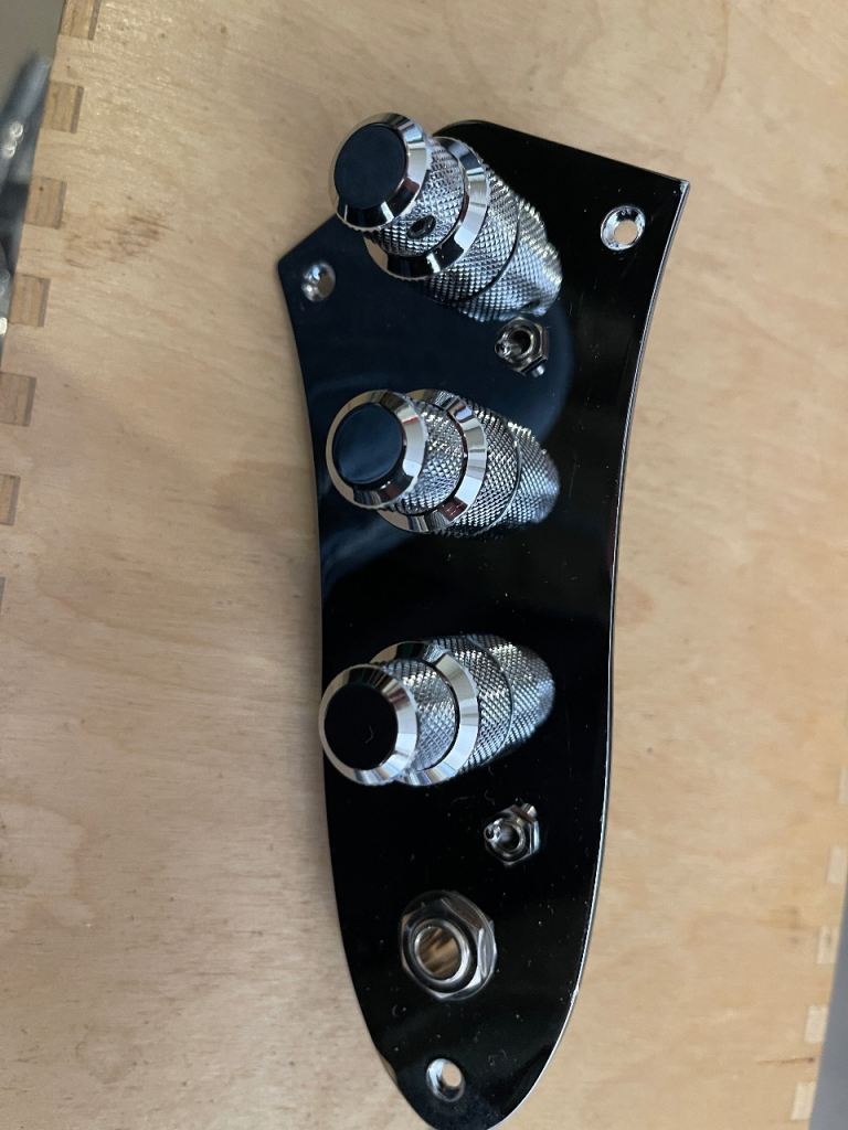 East J-Retro Active Bass Electronics
