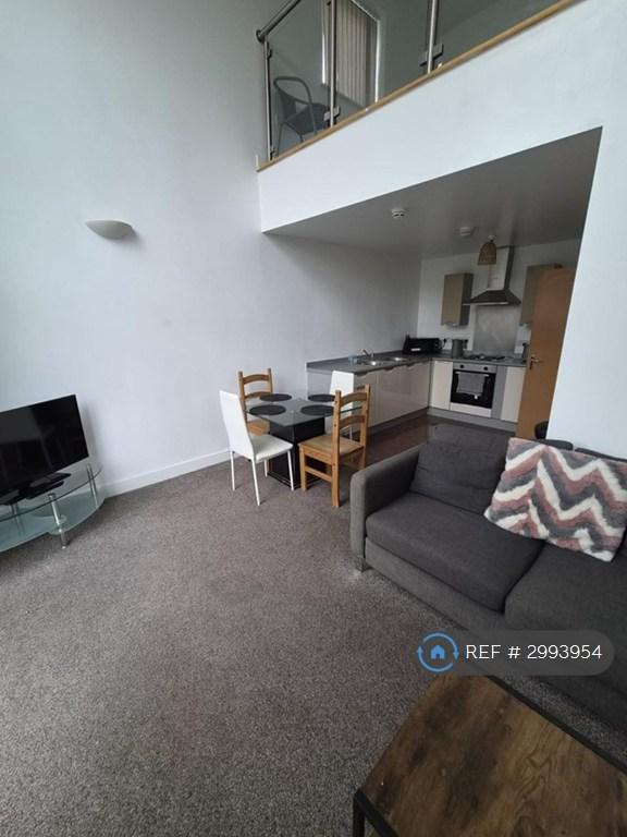 3 bedroom flat in Steele House, Salford, M5 (3 bed) (#2993954)