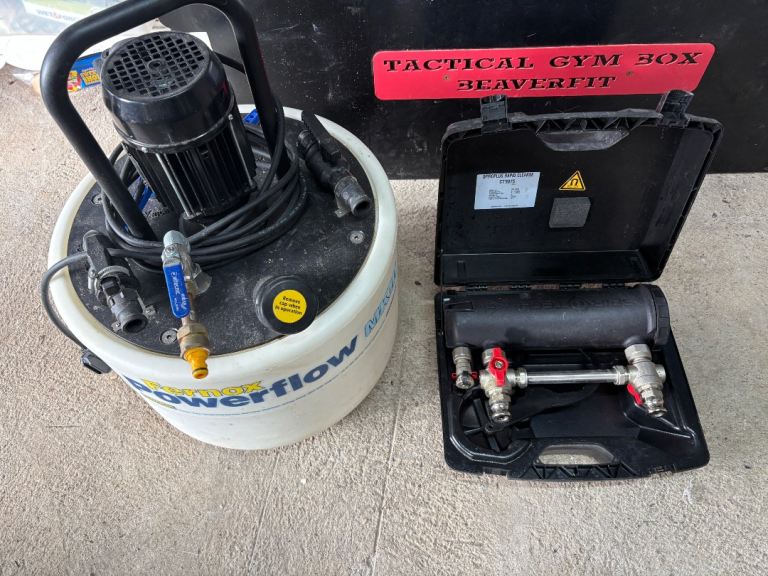Powerflush Machine and accessories 