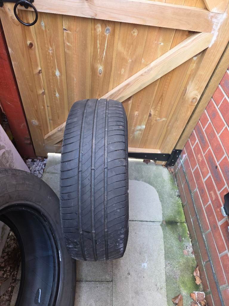 Two ford transit michelin tyres 235/65/16 r michelin agilis 235/65/16 r