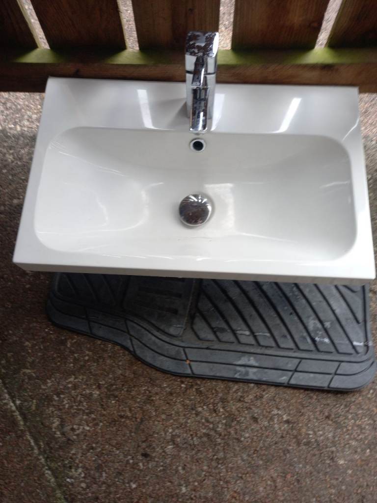 Small wash-hand badin