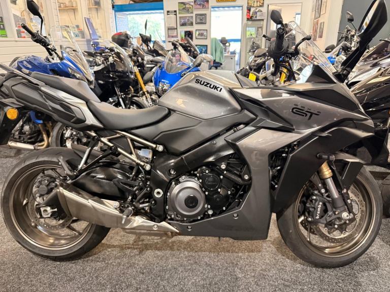 2025 Suzuki GSXS 1000 GT