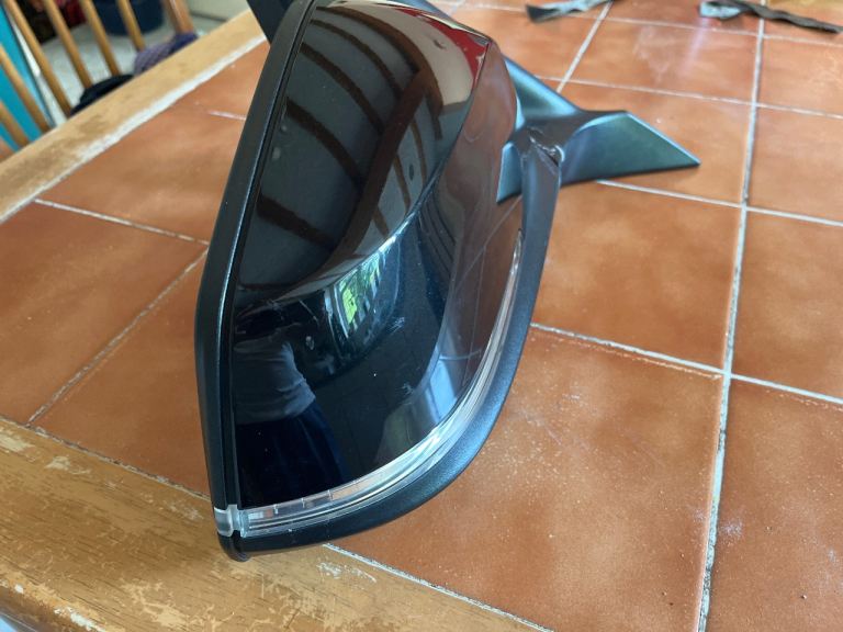 BMW 1series driver side mirror - for parts 
