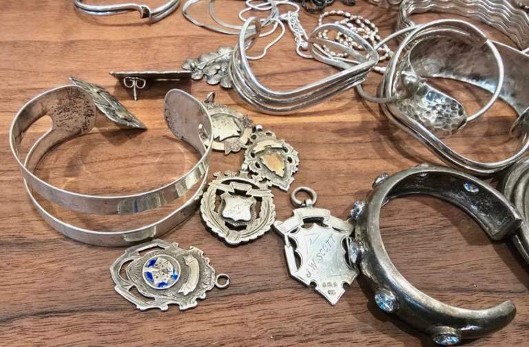 Wanted broken jewellery  unwanted scrap costume good prices for junk 