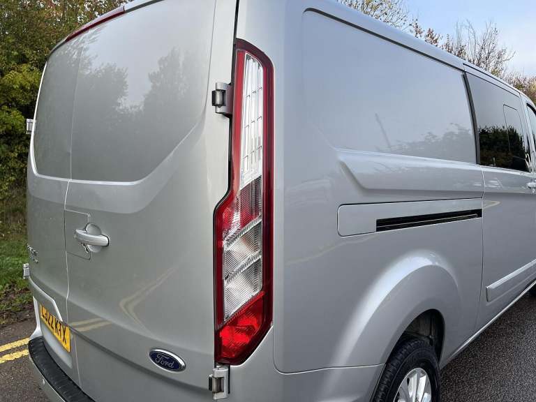 2022 Ford Transit Custom 2.0 320 EcoBlue Limited Crew Van L2 H1 Euro 6 (s/s) 5dr (6 Seat) PANEL V...