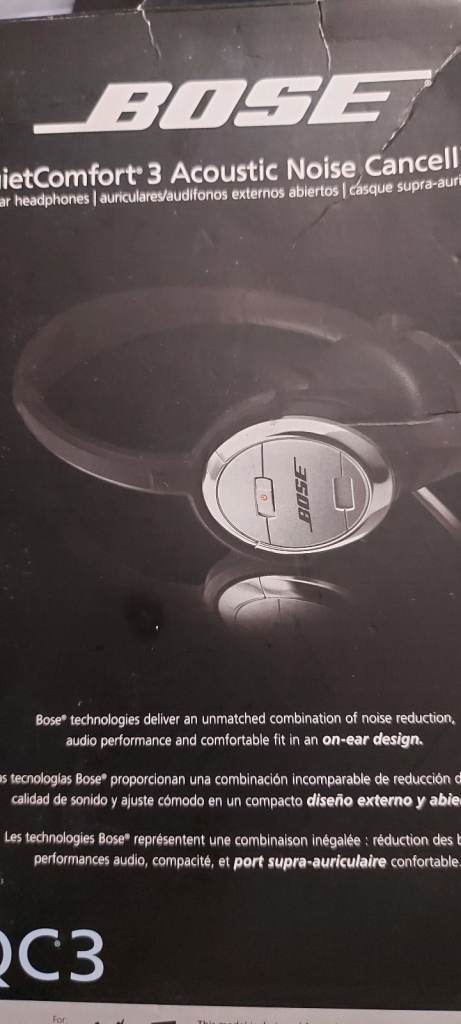 BOSE QuietComfort 3 acoustic noise cancelling on-ear headphones