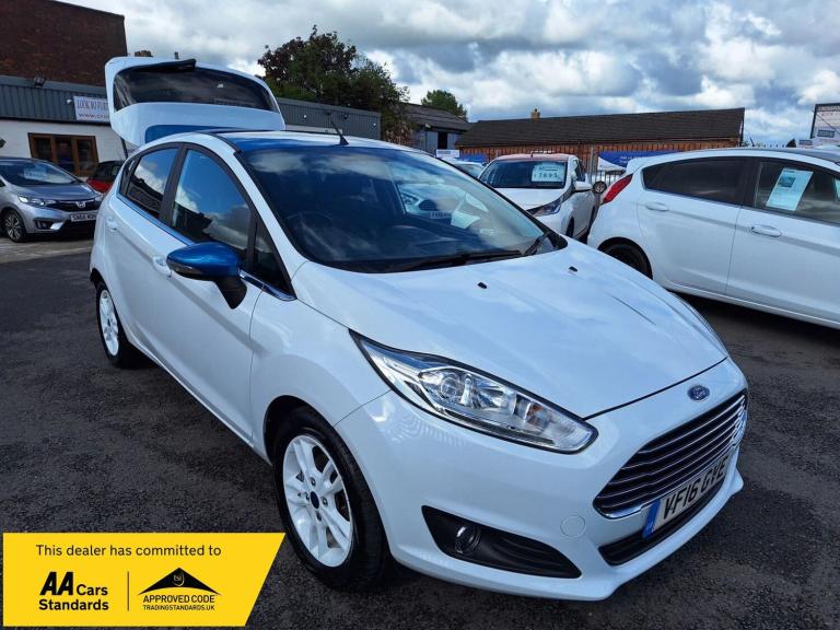 2016 Ford Fiesta 1.25 82 Zetec White 5dr HATCHBACK PETROL Manual