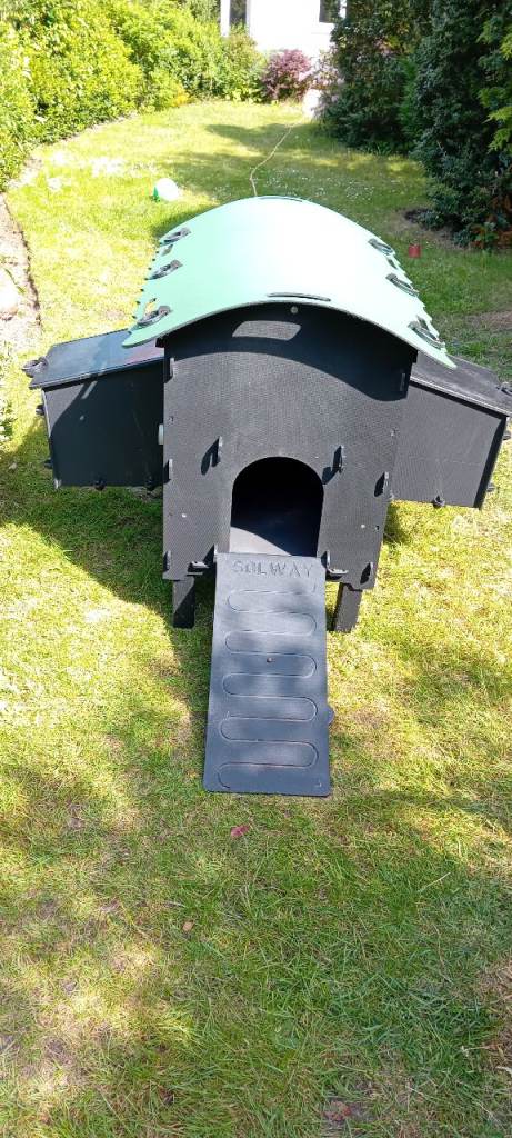 Salway ecco hen house.