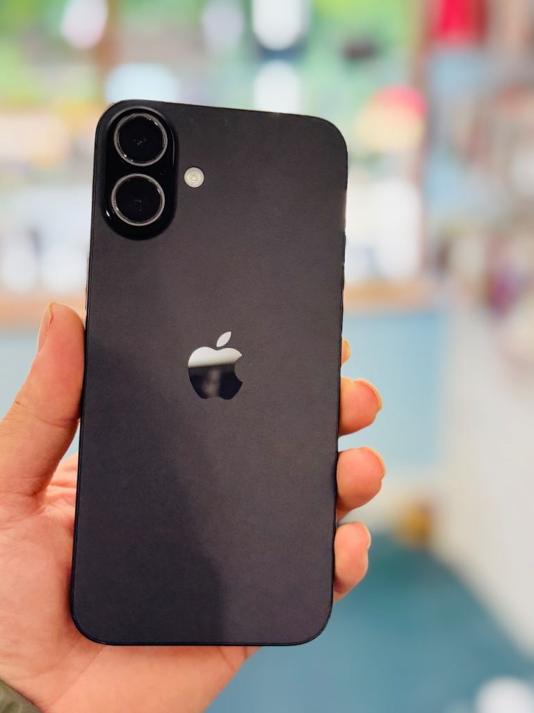 Apple iPhone 16 plus % Battery Health100 