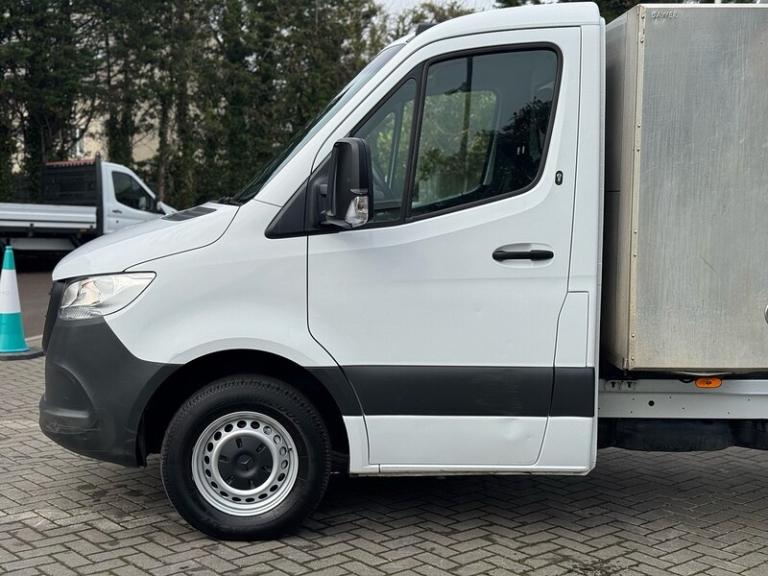 2022 Mercedes-Benz Sprinter 3.5t Progressive Chassis Cab CHASSIS CAB DIESEL Manual
