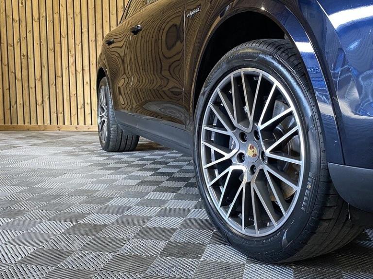 2022 Porsche Cayenne V6 E-Hybrid SUV HYBRID Automatic