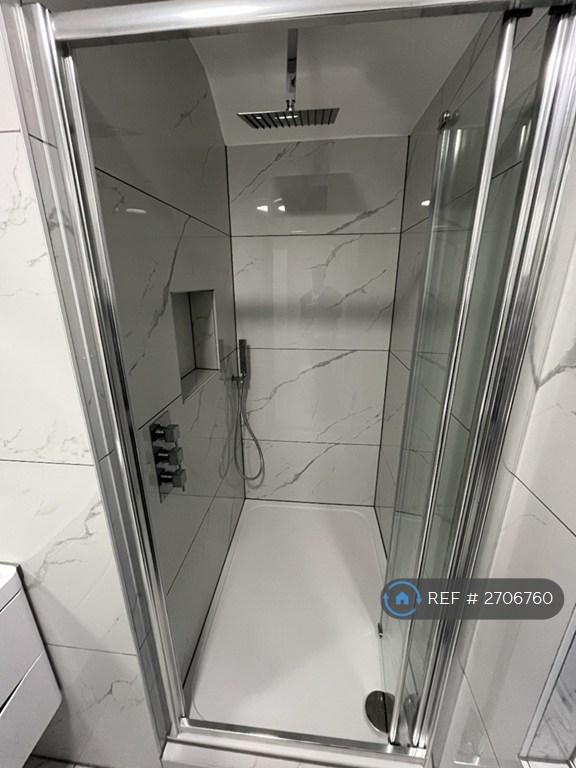 3 bedroom flat in Long Lane, Croydon, CR0 (3 bed) (#2706760)