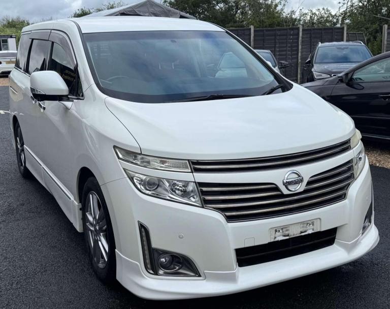 Nissan Elgrand E51 AUTO Petrol Automatic