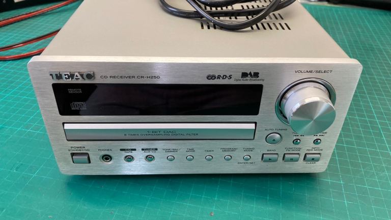 Teac Cd / Tuner Dab / amplifier - Fully working.