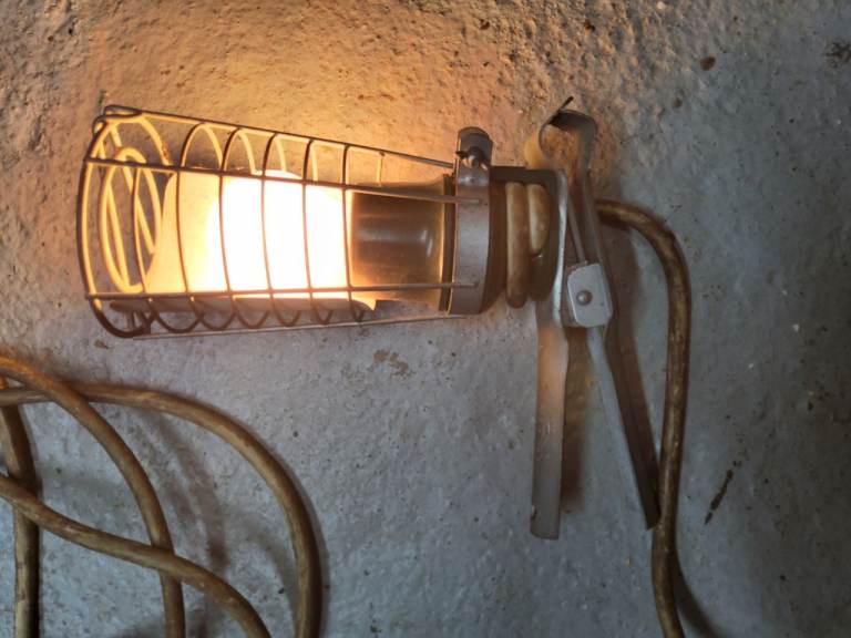 Old School 240v Inspection Lamp