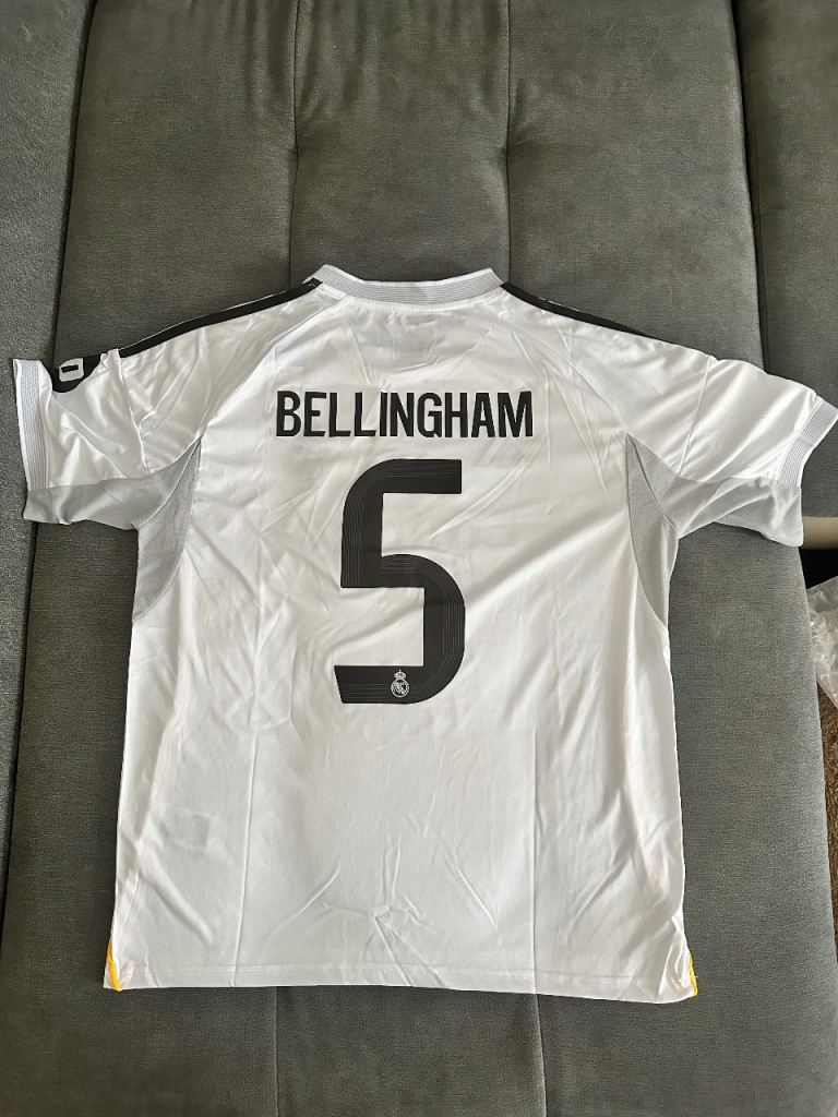 Bellingham Real Madrid football jersey size XL adidas t-shirt home kit 2025/2026 white